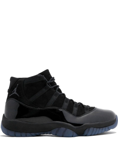 AJ11 Cap And Gown