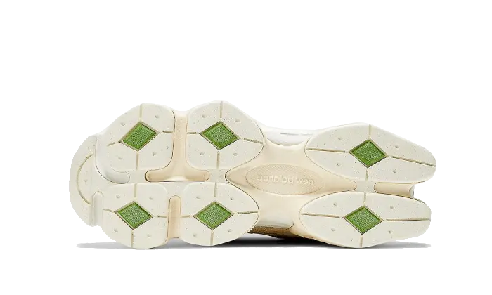 New Balance 9060  Bricks Wood